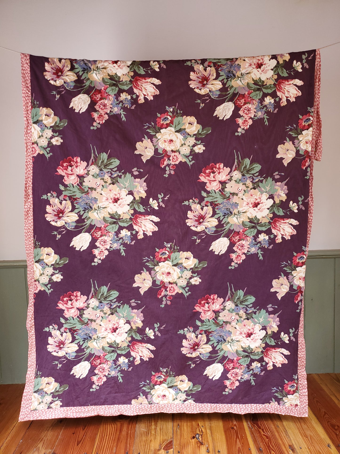 Vintage Whole Cloth Floral Bouquet Comforter Quilt, ca 1950