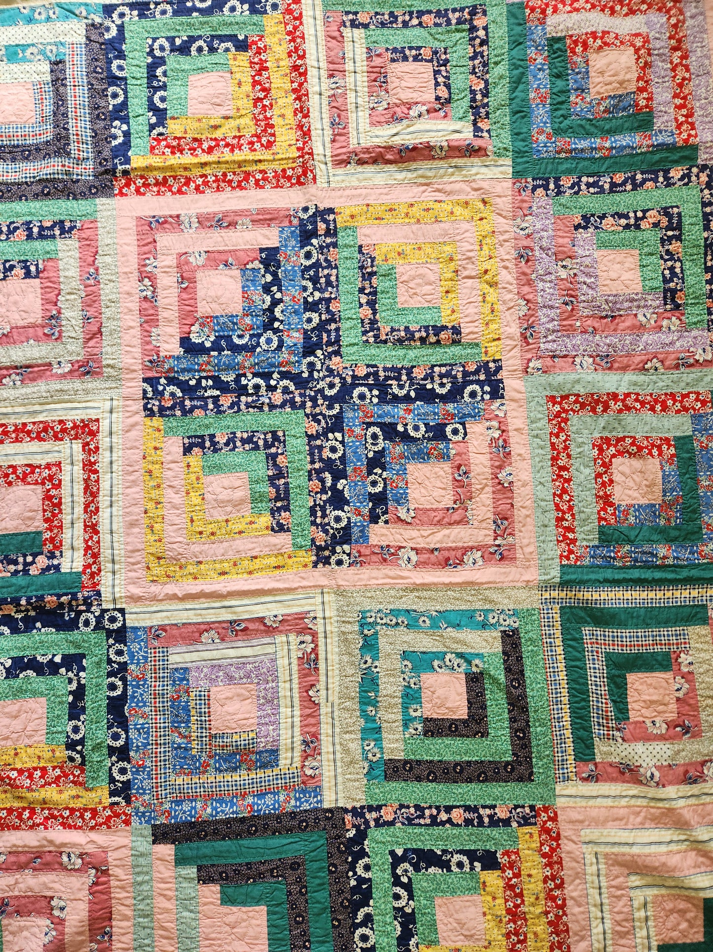 Stunning Vintage 1930’s Log Cabin Quilt