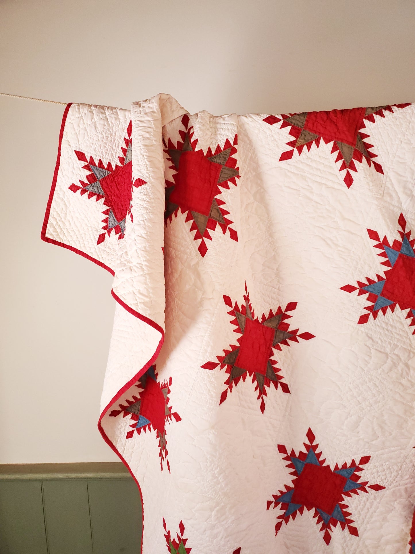 Antique Feathered Star Quilt