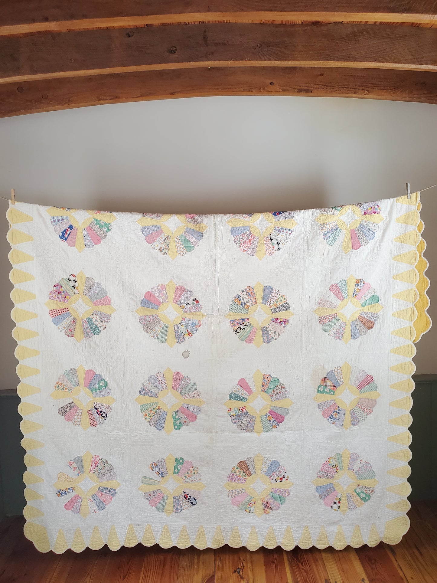 Yellow Scalloped Feed Sack Dresden Plate Quilt, ca 1930