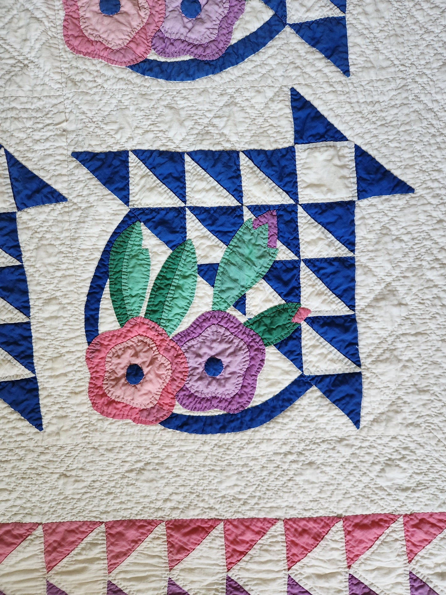 Rose Basket Quilt with Flying Geese Border c1940