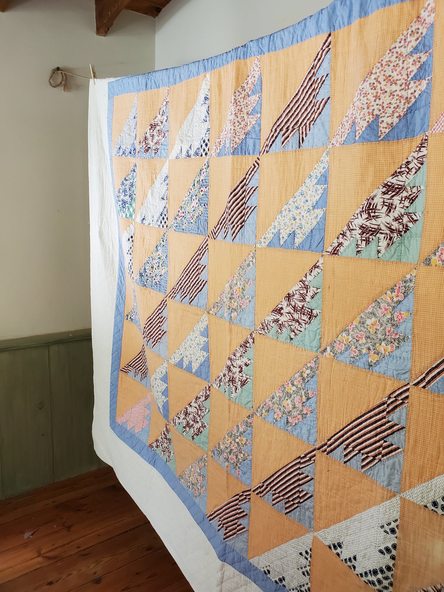 Vintage Feed Sack Cake Stand Quilt, ca 1950