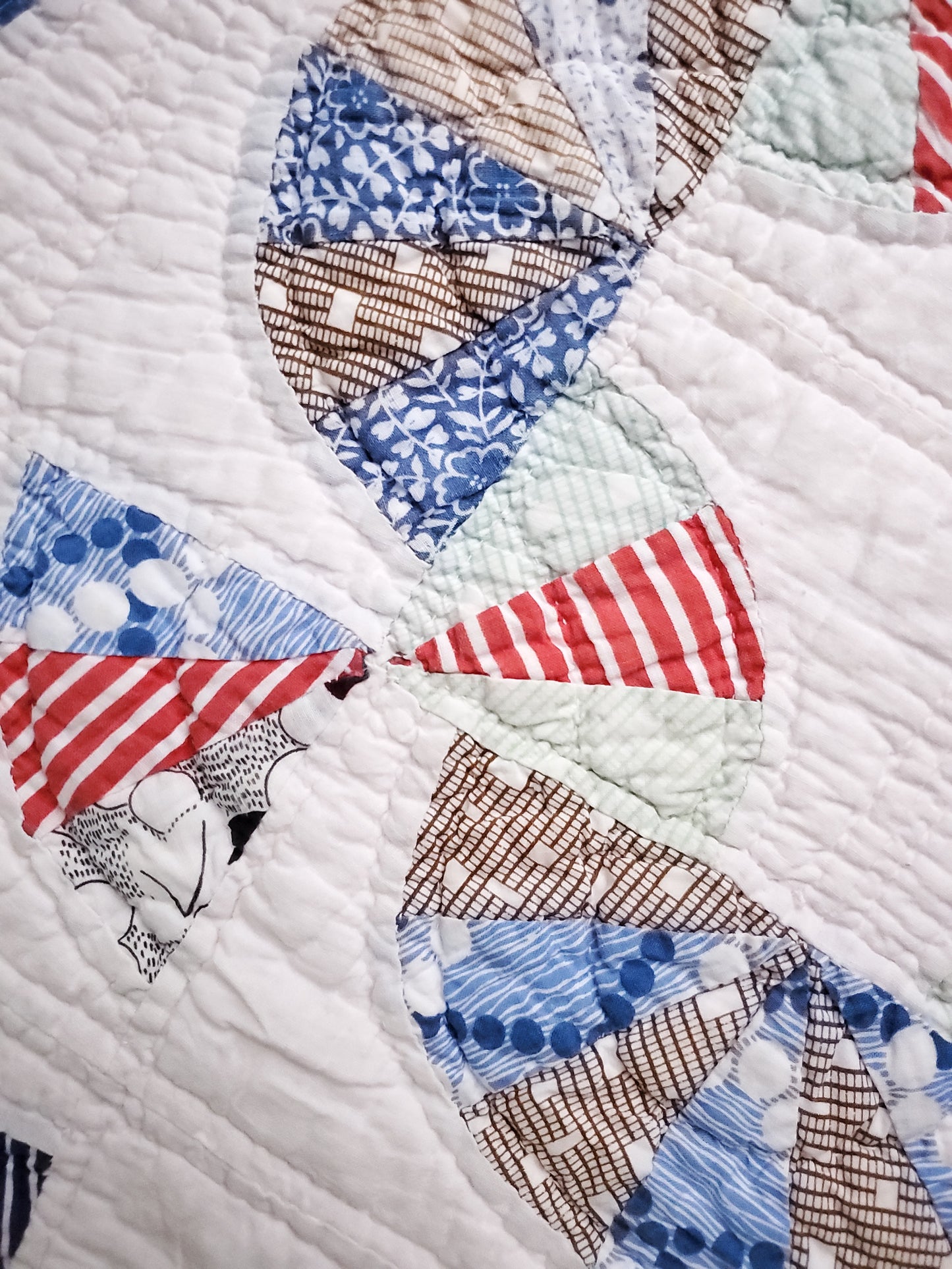 Baby Bunting Vintage Feed Sack Quilt, ca 1940