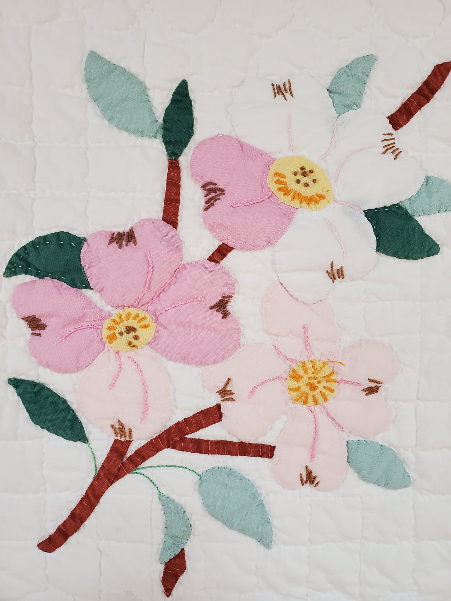 Vintage Dogwood Blossom Quilt, ca 1950