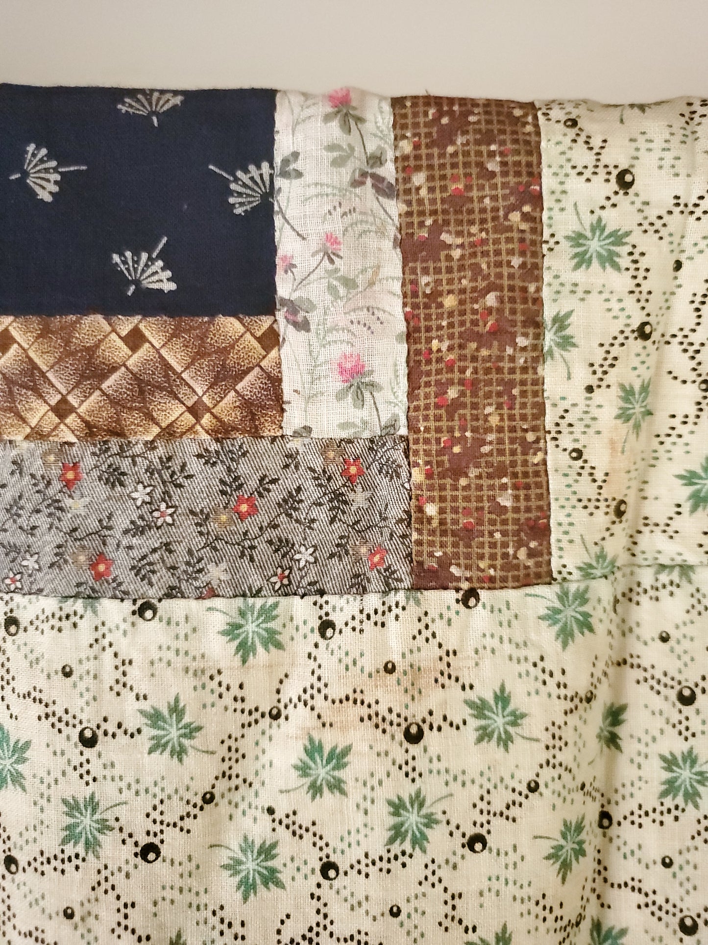 Hand Pieced Antique Log Cabin Quilt Top, ca 1880