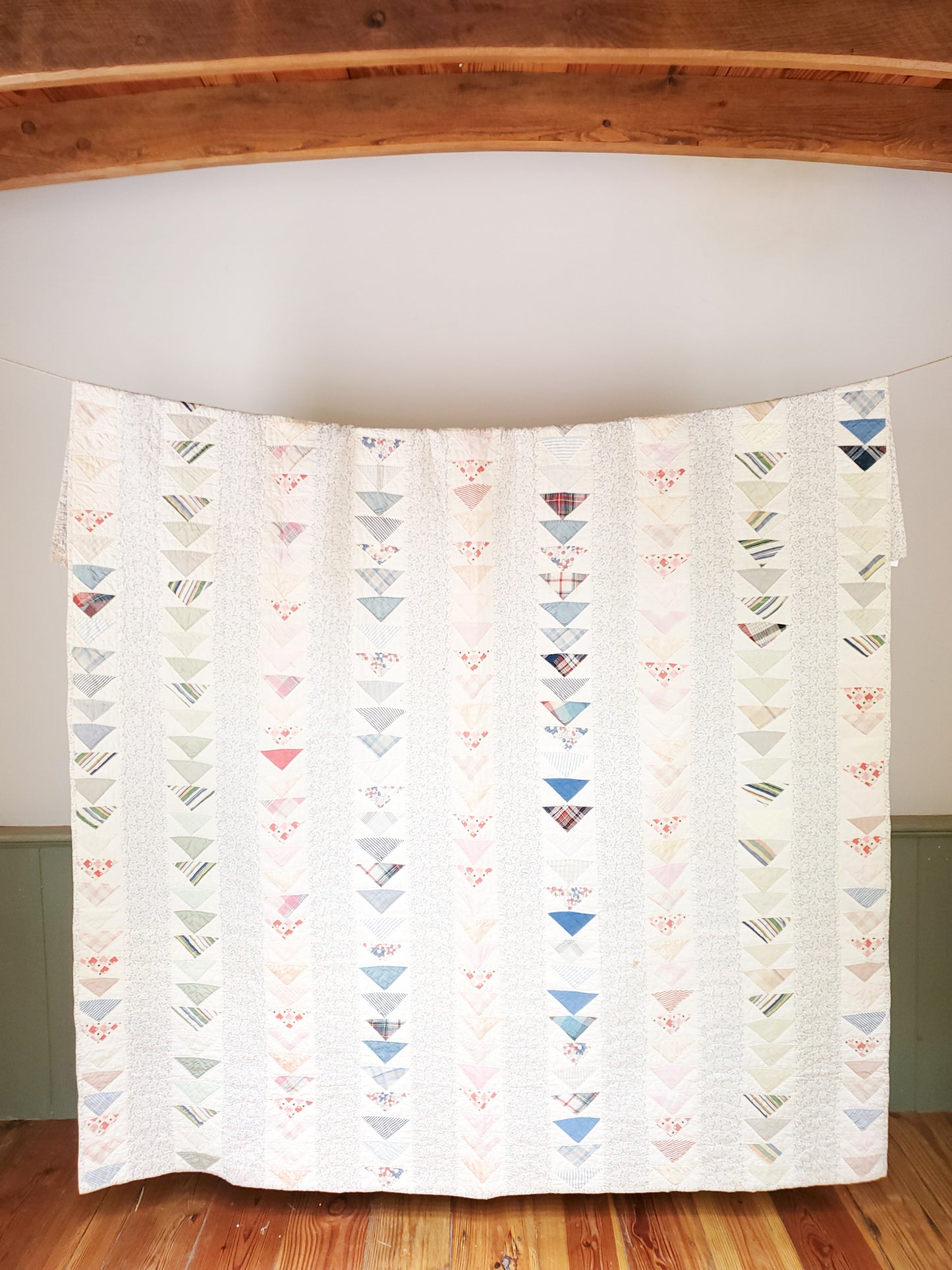 Sweet Vintage Floral Flying Geese Quilt, ca 1940