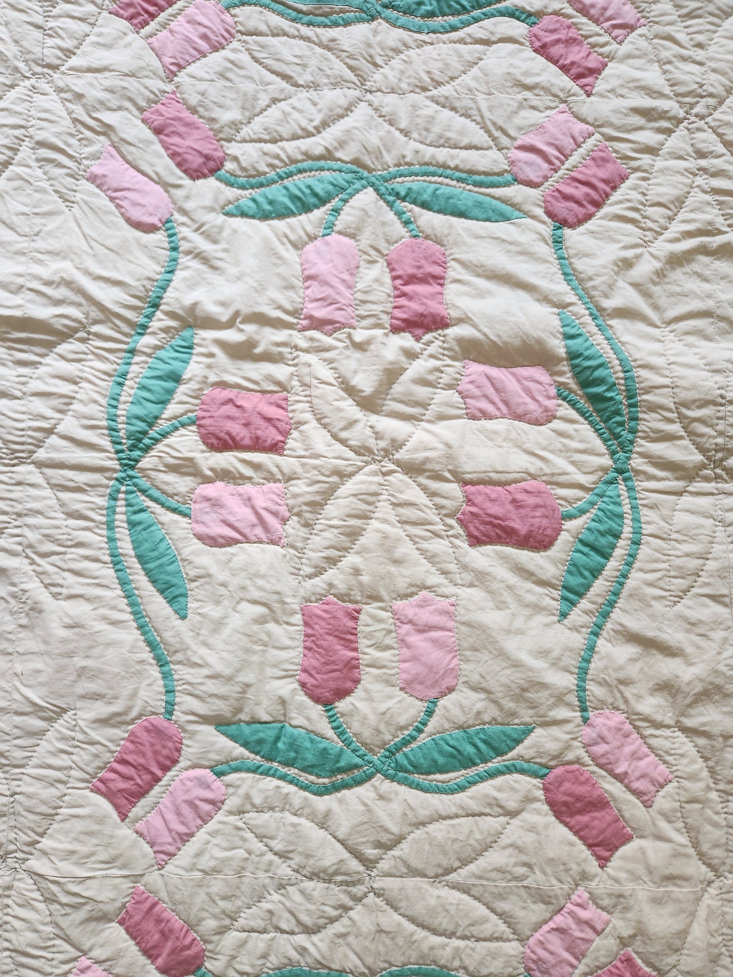Vintage Tulip Quilt c1950