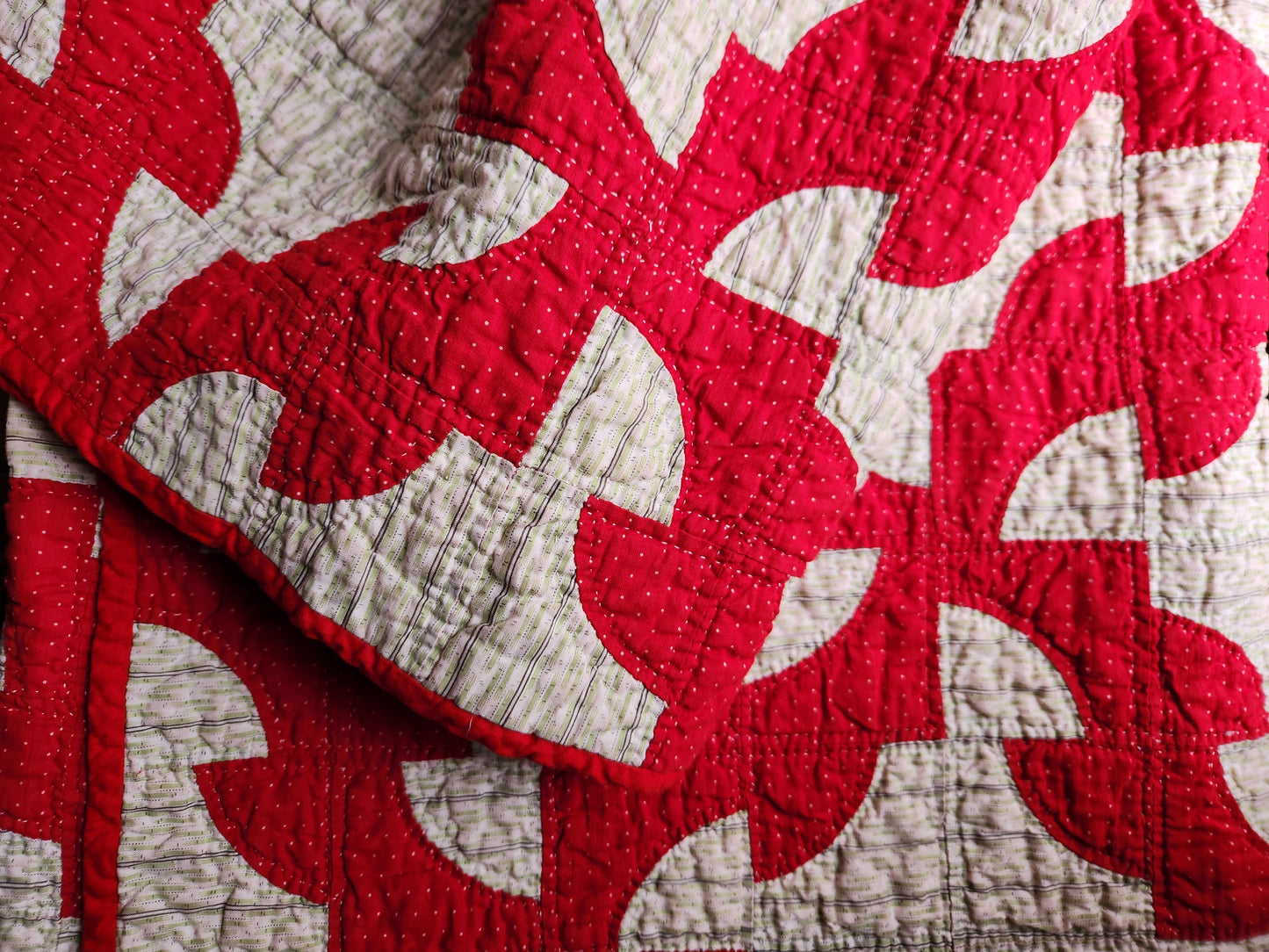 Antique Red & Green Drunkard's Path Quilt ca 1900