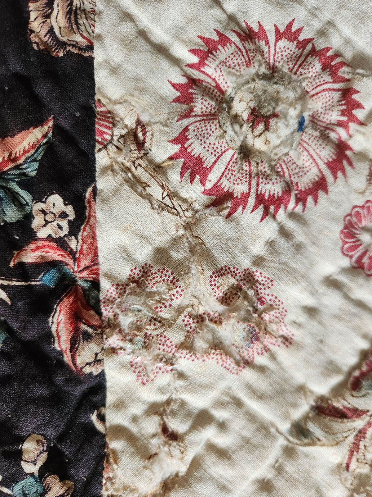 Antique Chintz Center Medallion Quilt c1830