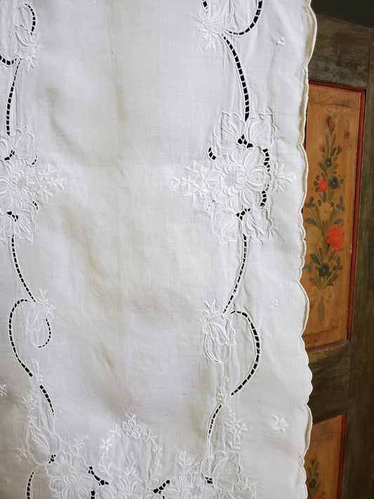 Antique White Embroidered Runner