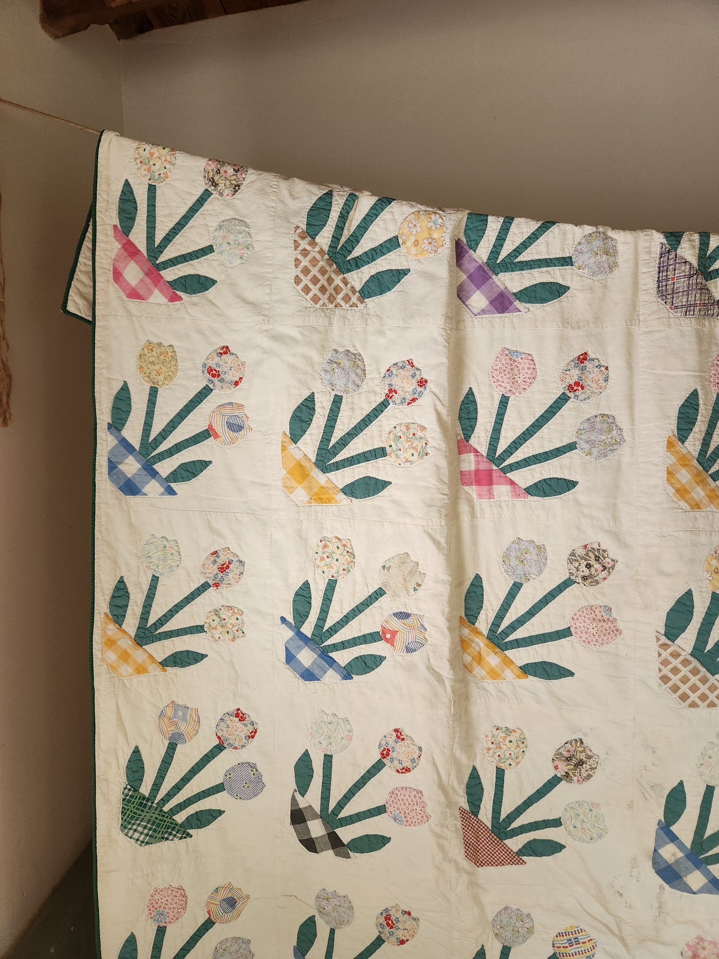 Vintage Flower Pot Applique Quilt
