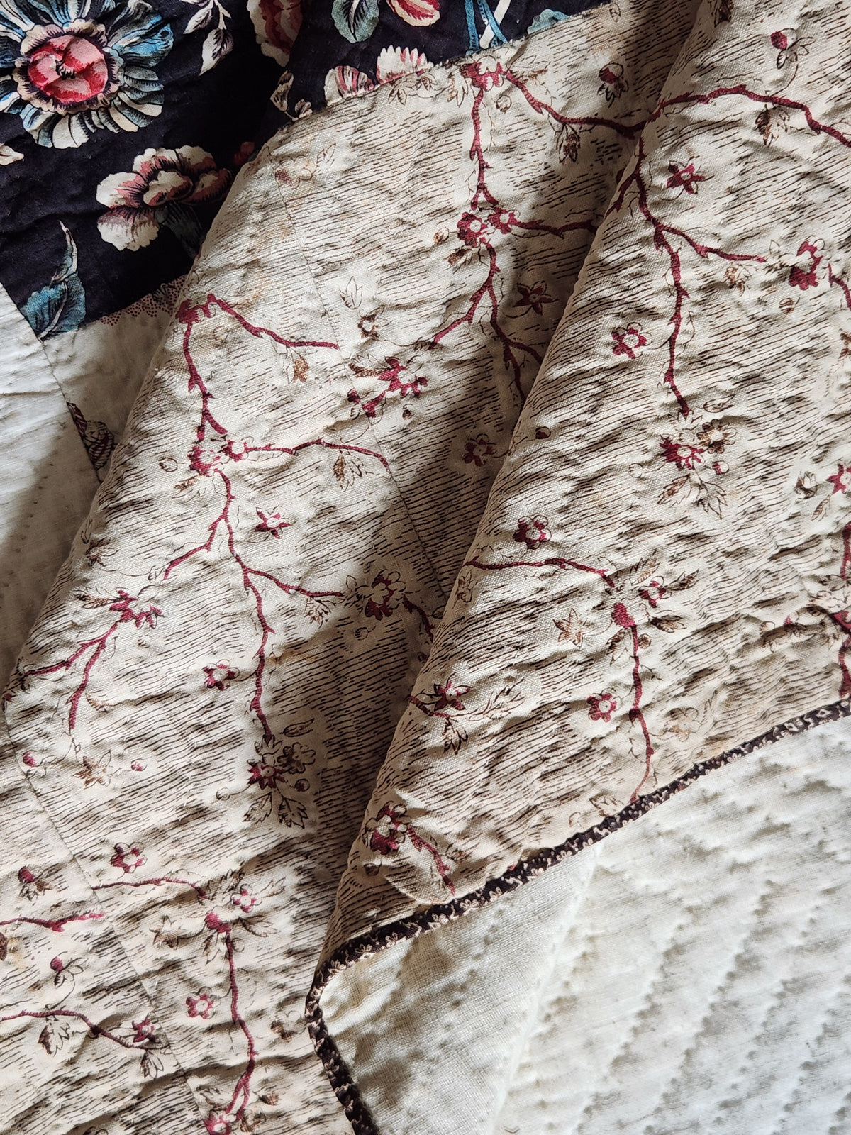 Antique Chintz Center Medallion Quilt c1830
