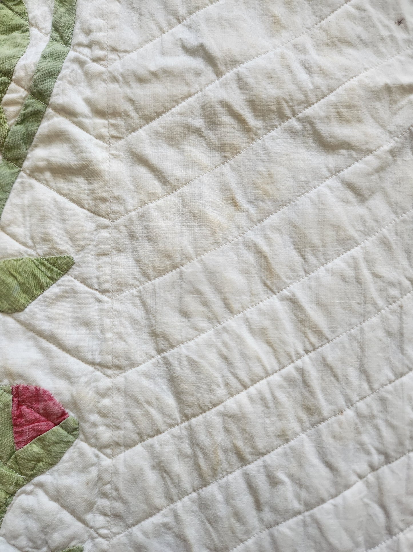 Antique Trailing Rose Crib Quilt
