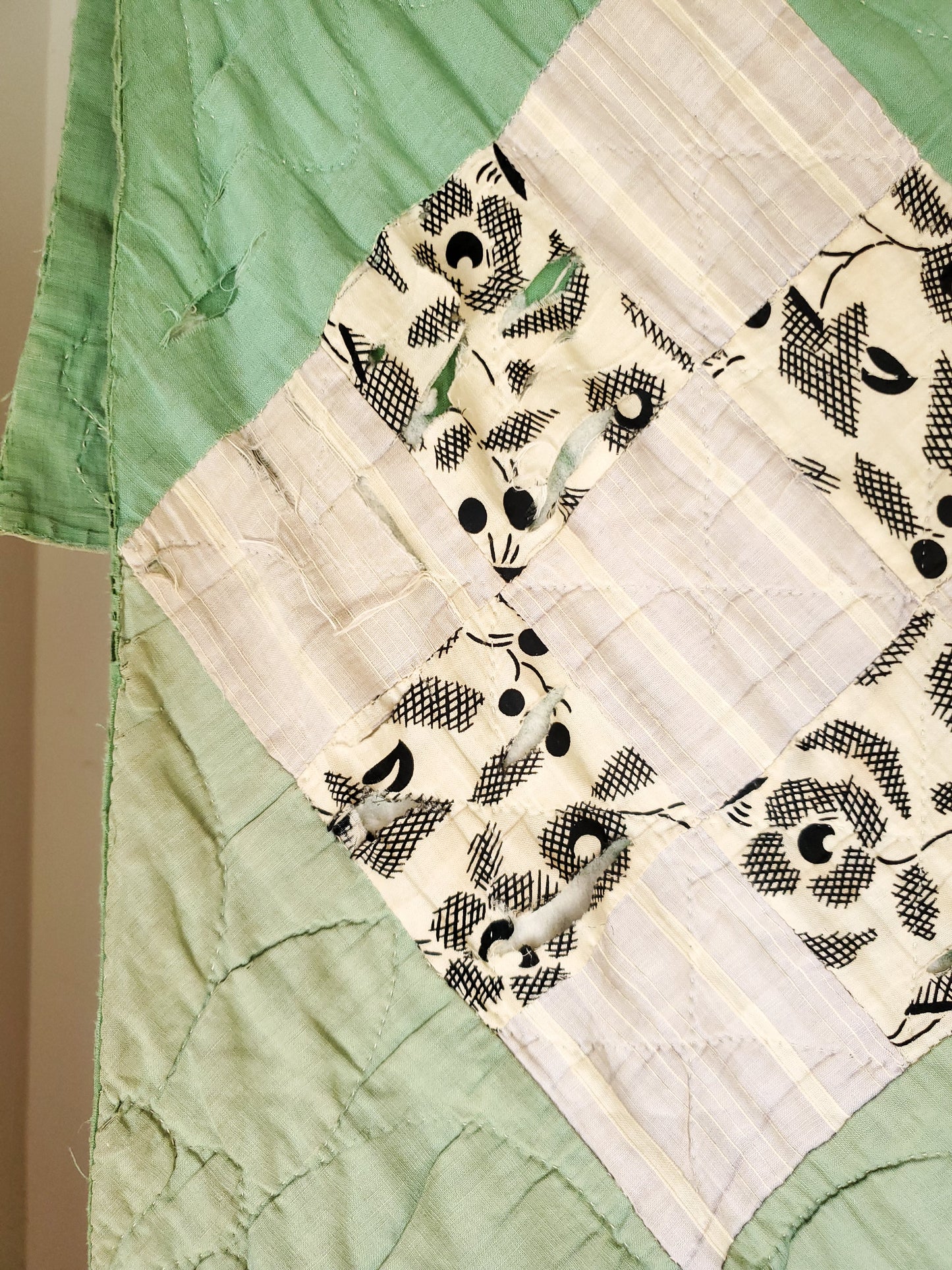 Vintage 9 Patch Quilt ca 1930