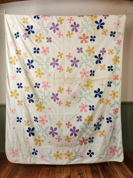 Vintage Floral Applique Coverlet 1944 (B)