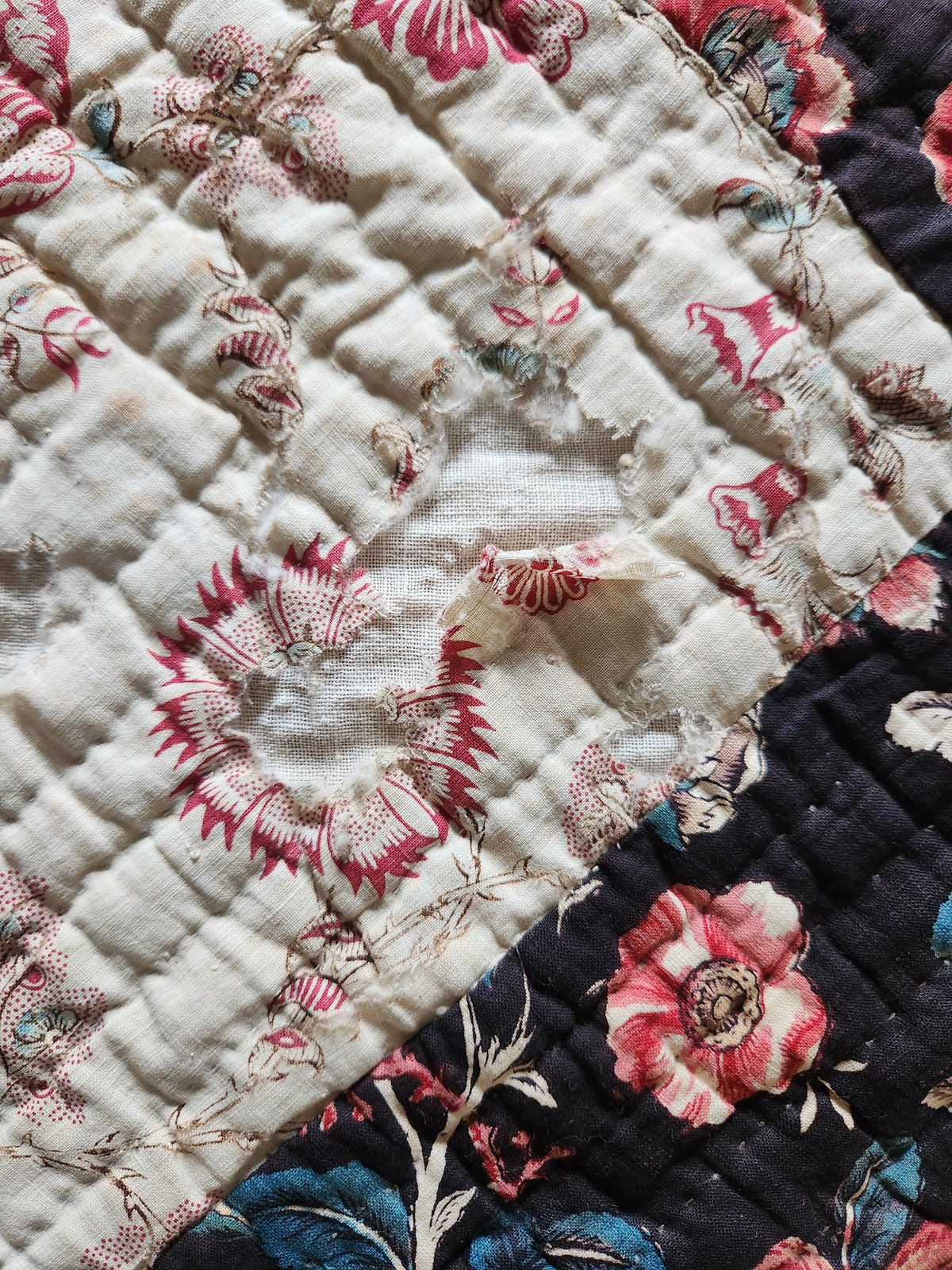 Antique Chintz Center Medallion Quilt c1830