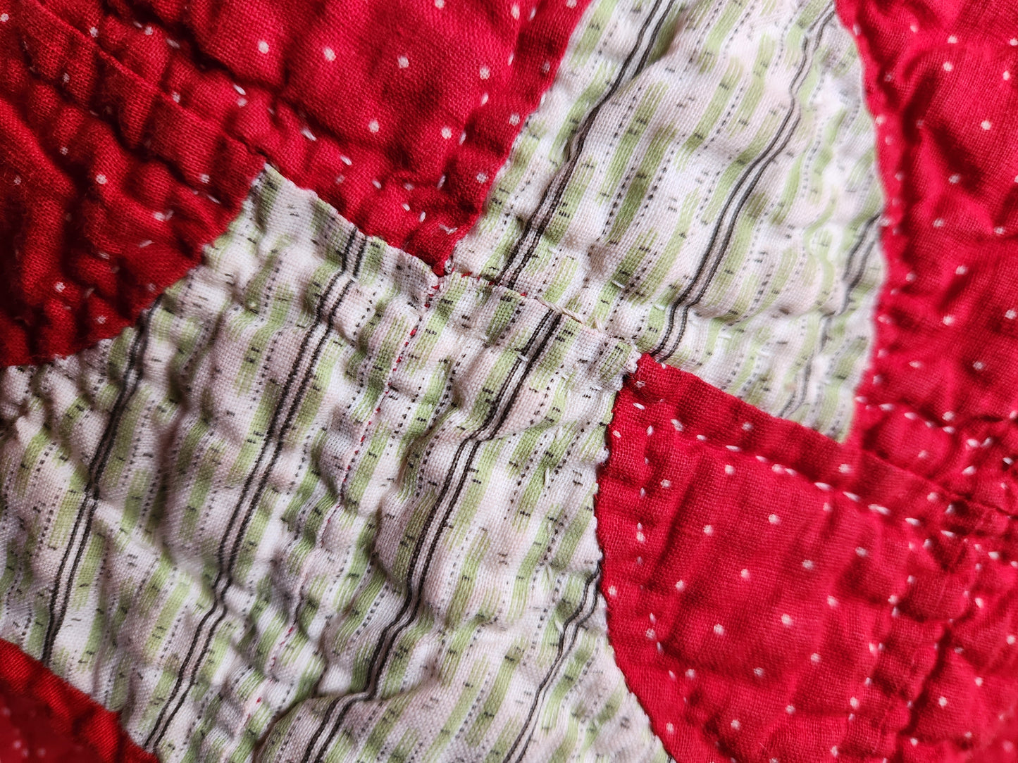 Antique Red & Green Drunkard's Path Quilt ca 1900