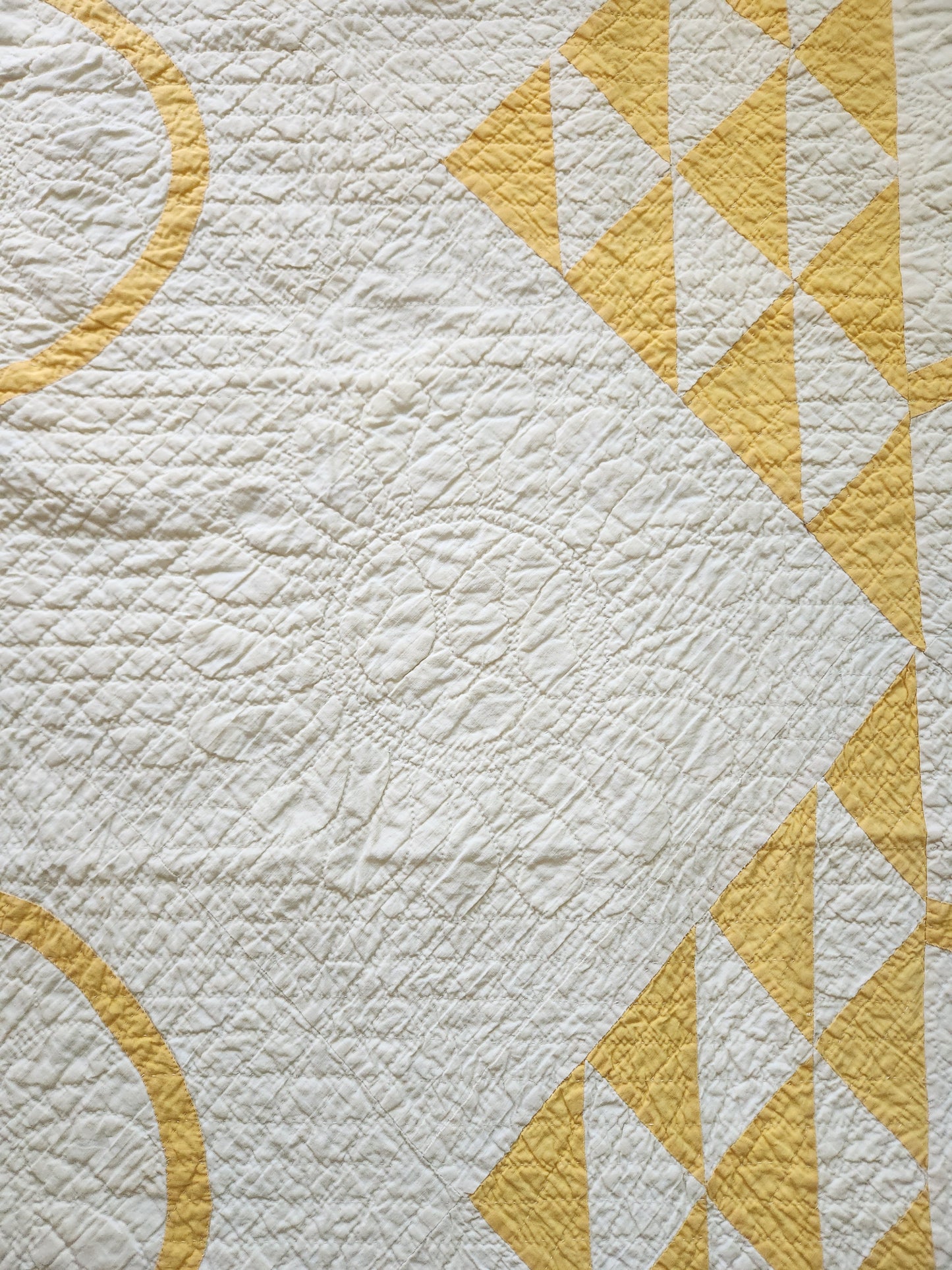 Vintage Yellow Baskets Quilt