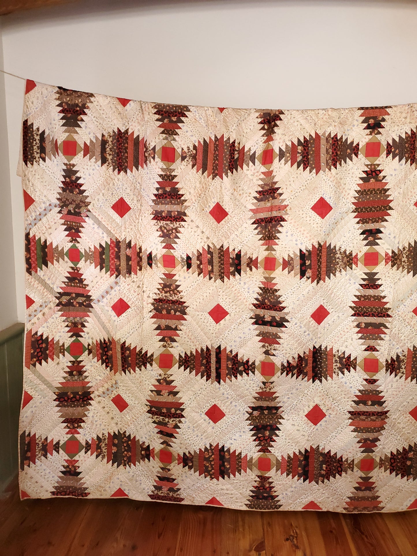 Stunning Antique Pineapple Log Cabin Quilt, ca 1880