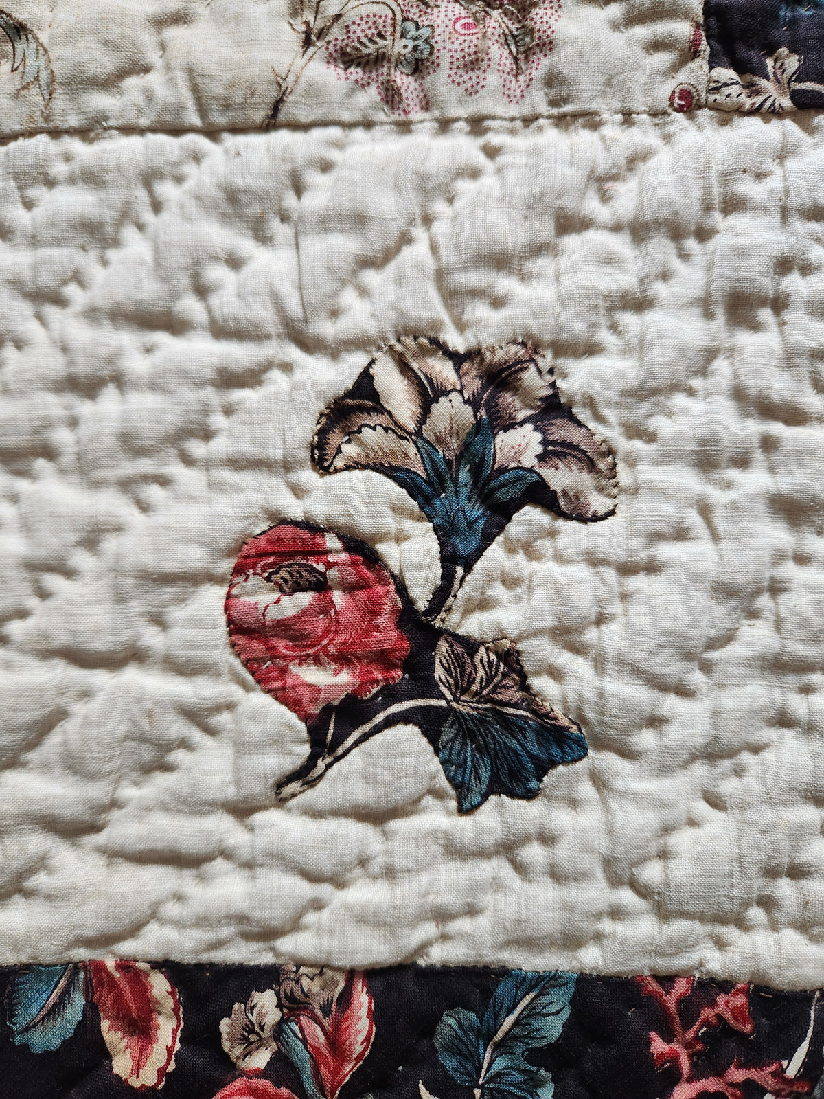Antique Chintz Center Medallion Quilt c1830
