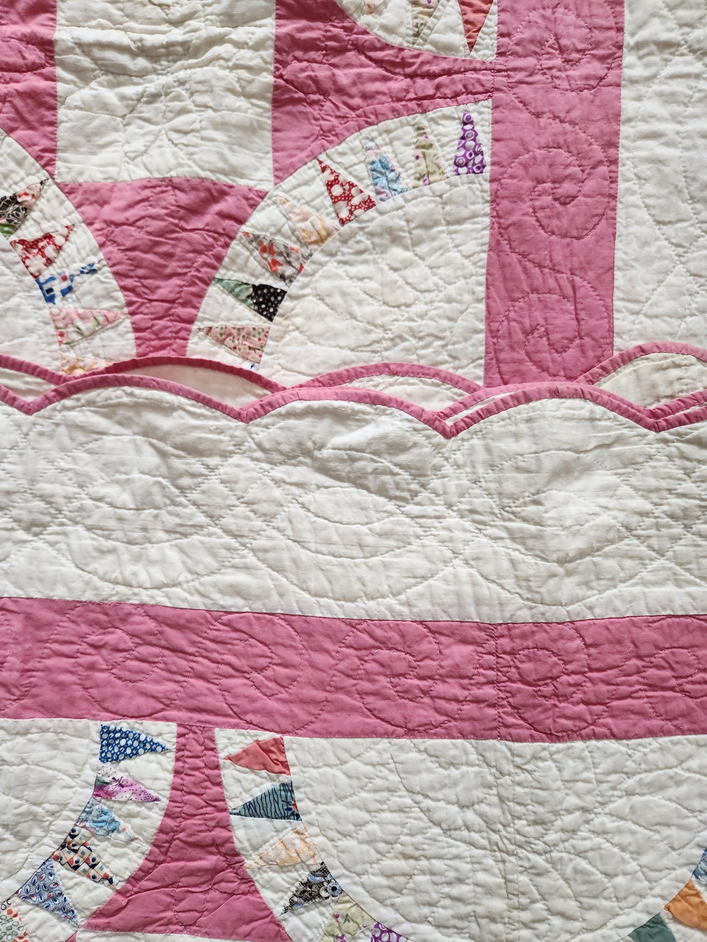 Vintage Pink & White Sunflower Quilt c1930