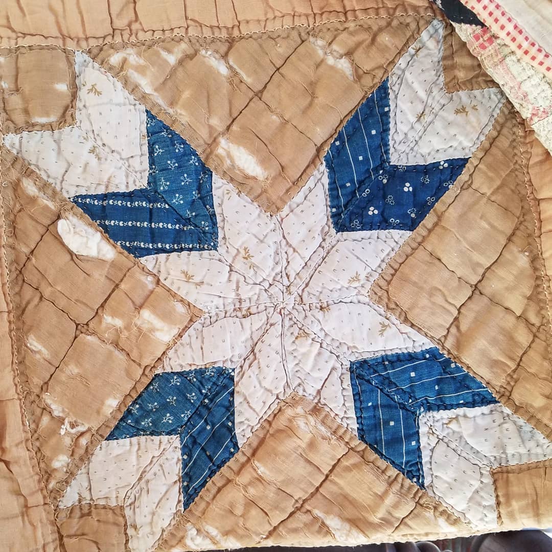 Lazy Daisy Star Quilt