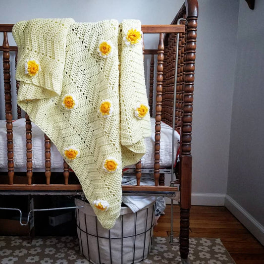 Vintage Sweet Daisy Throw