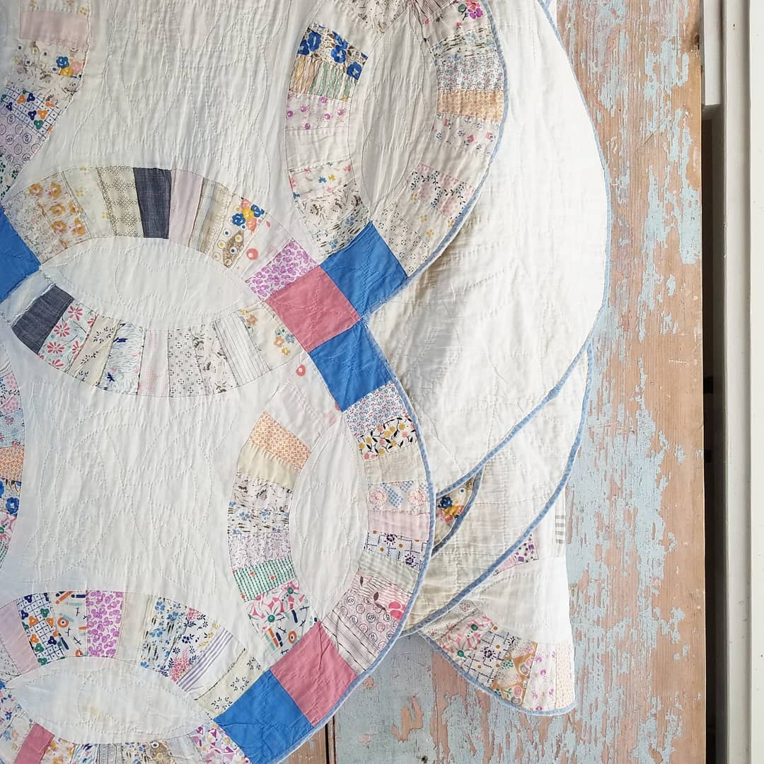 Large Double Wedding Ring Quilt