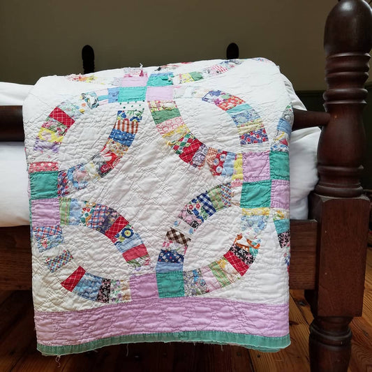 Double Wedding Ring Quilt 2