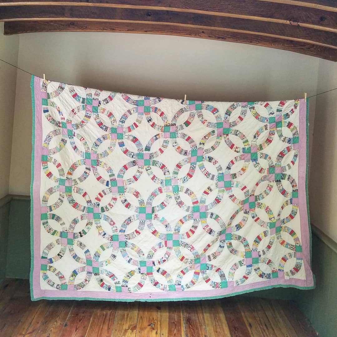 Double Wedding Ring Quilt 2