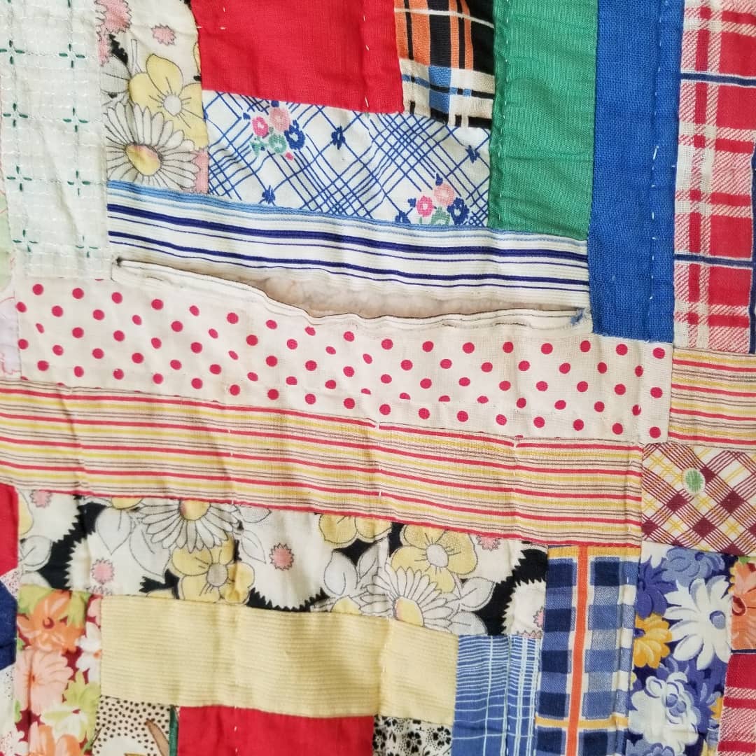 Ca 1940 Log Cabin Quilt.