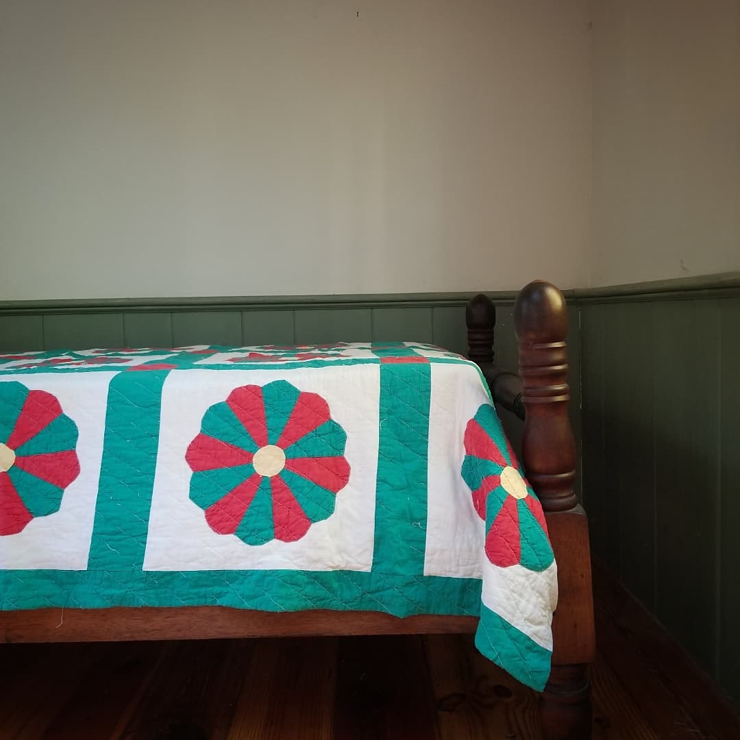 Emerald Dresden Plate Quilt