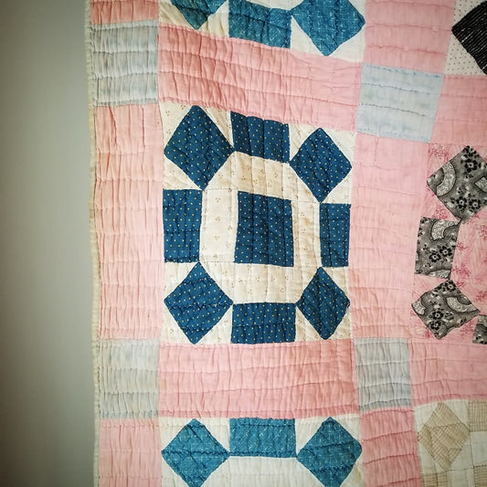 Johnnie Round The Corner Quilt