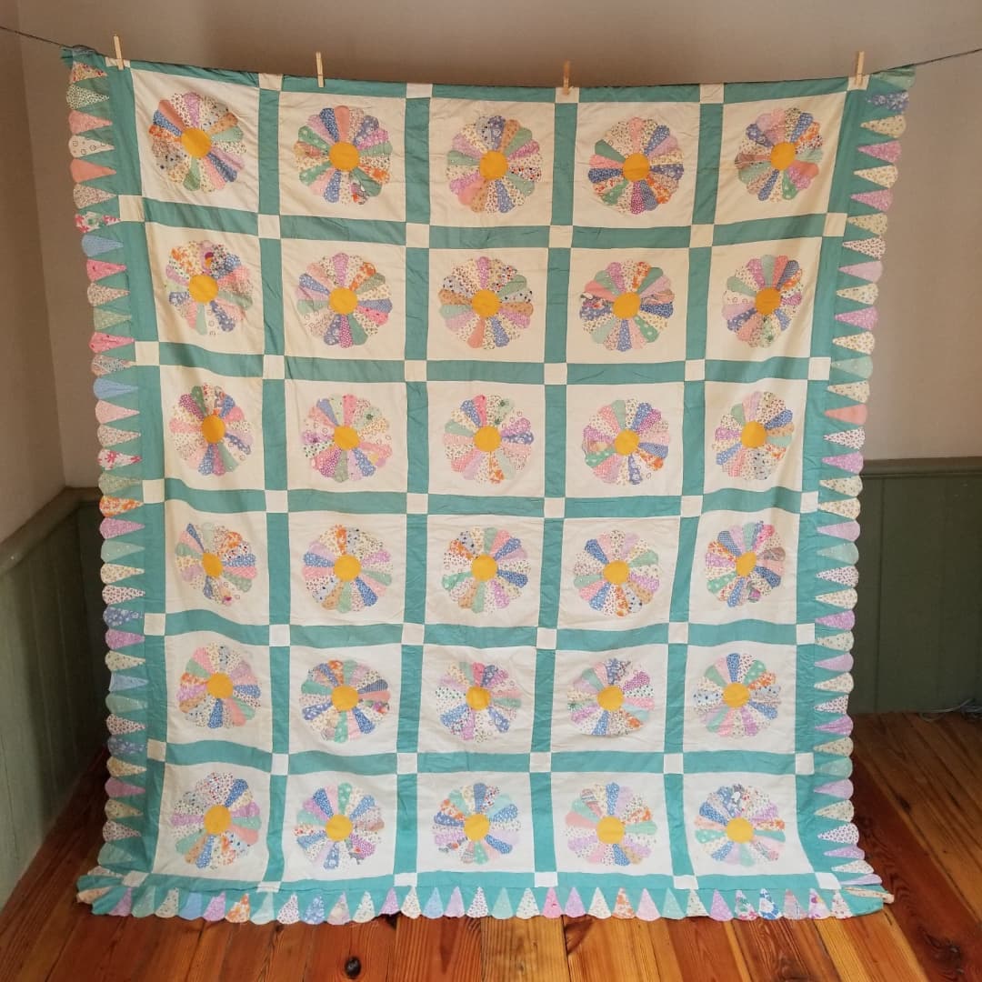 Antique Dresden Plate Quilt TOP