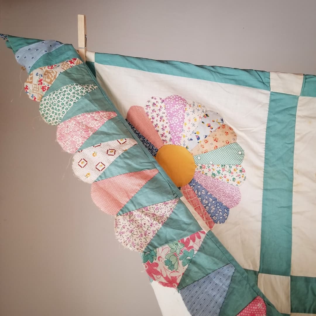 Antique Dresden Plate Quilt TOP