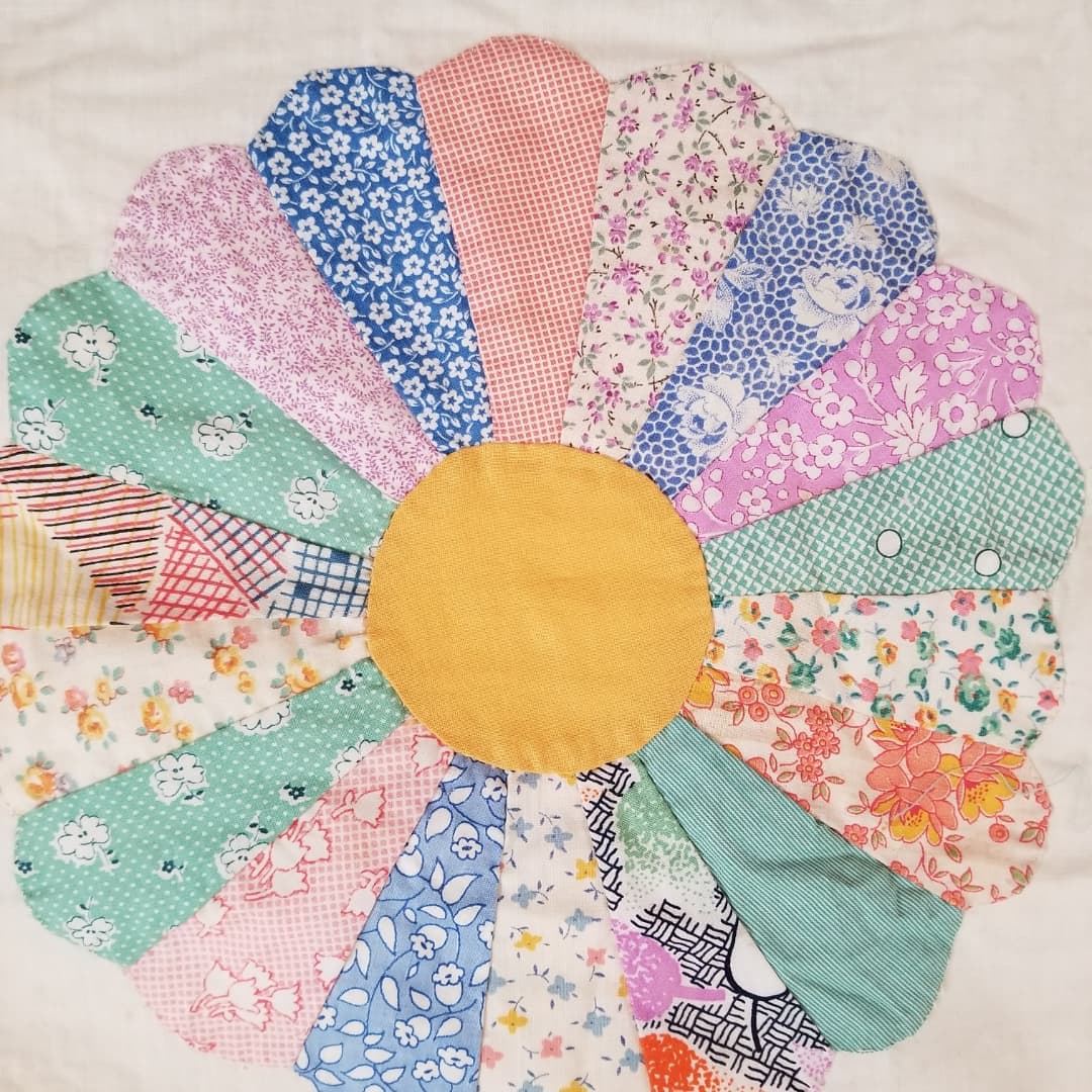 Antique Dresden Plate Quilt TOP