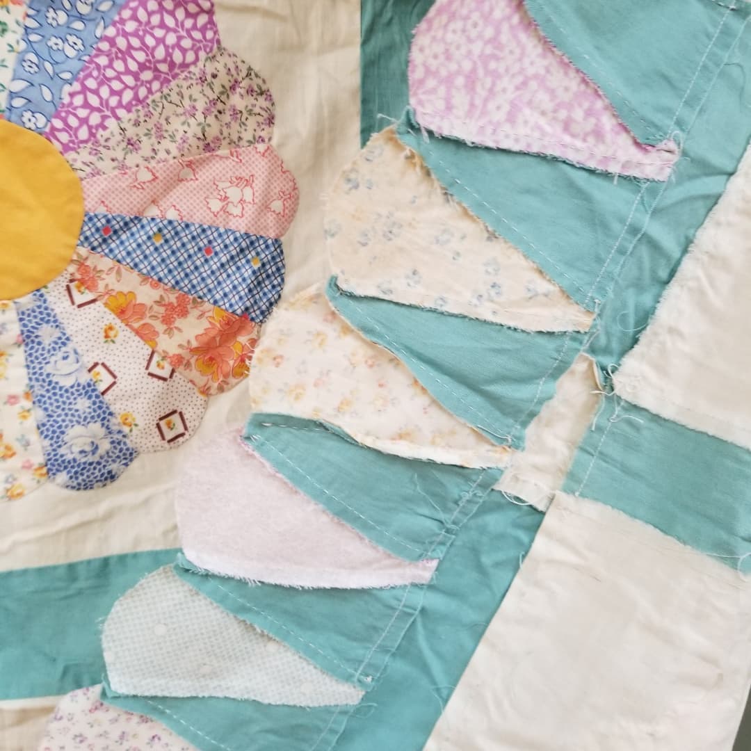 Antique Dresden Plate Quilt TOP