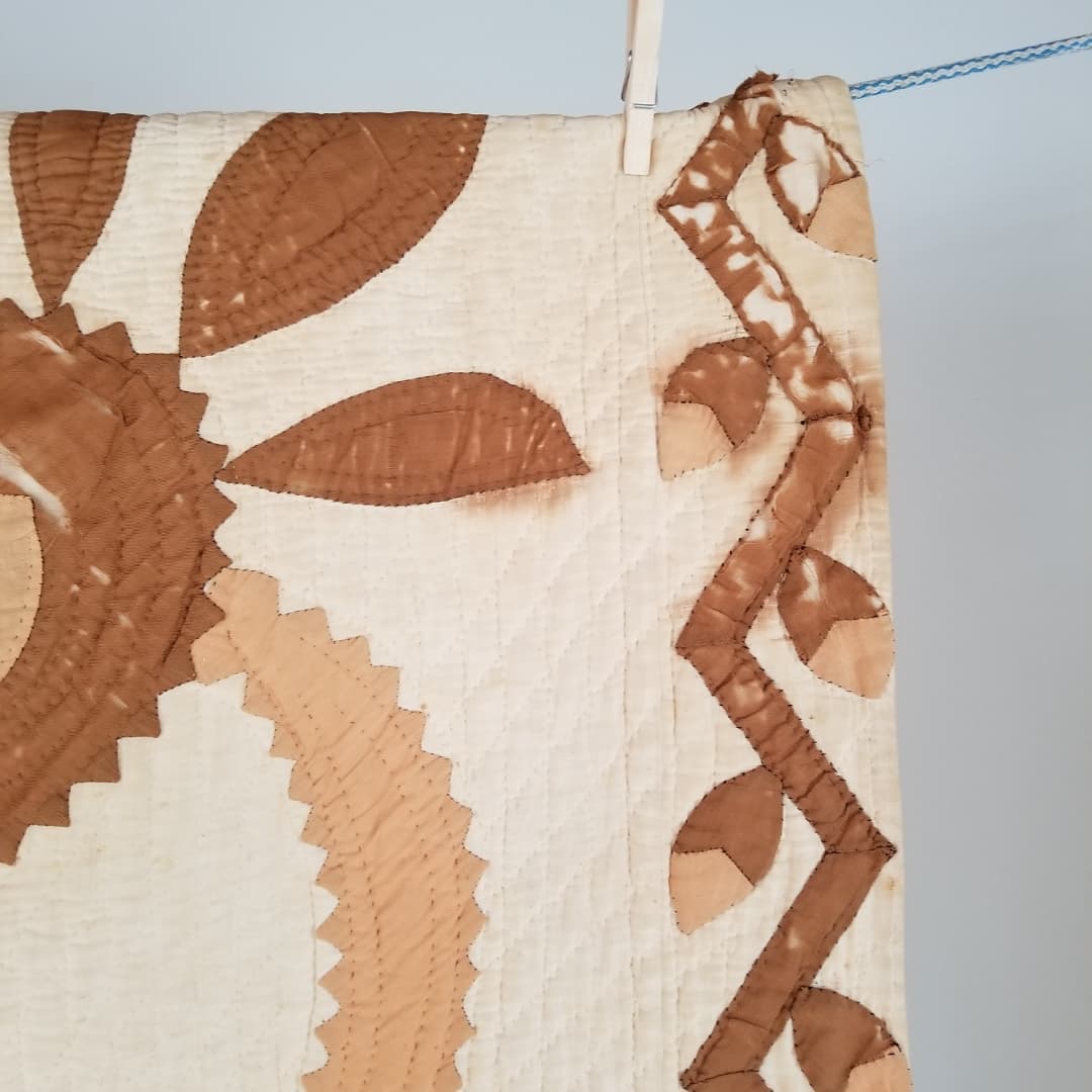 Ochre and Cheddar Applique Quit
