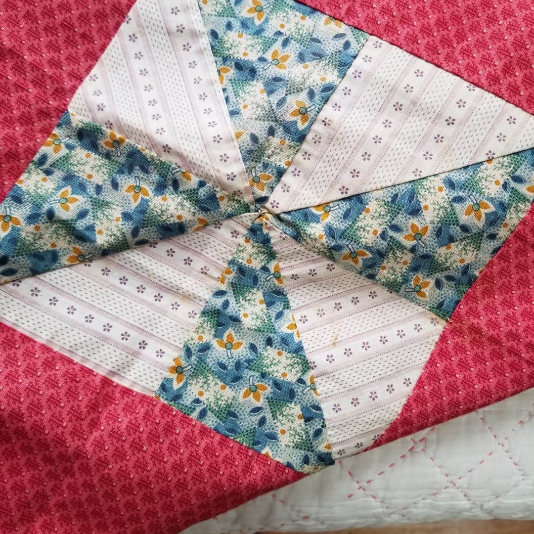 Pinwheel Quit TOP