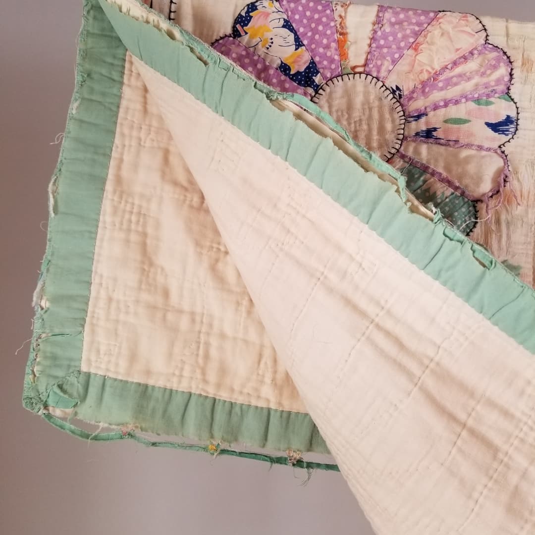 Well Loved Friendship Flower Quilt.