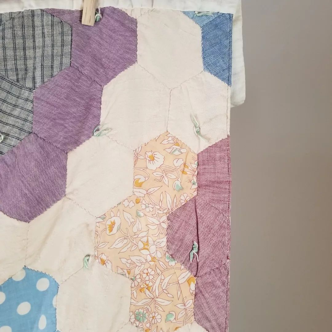 Hexi Flower, Hand Tied Quilt