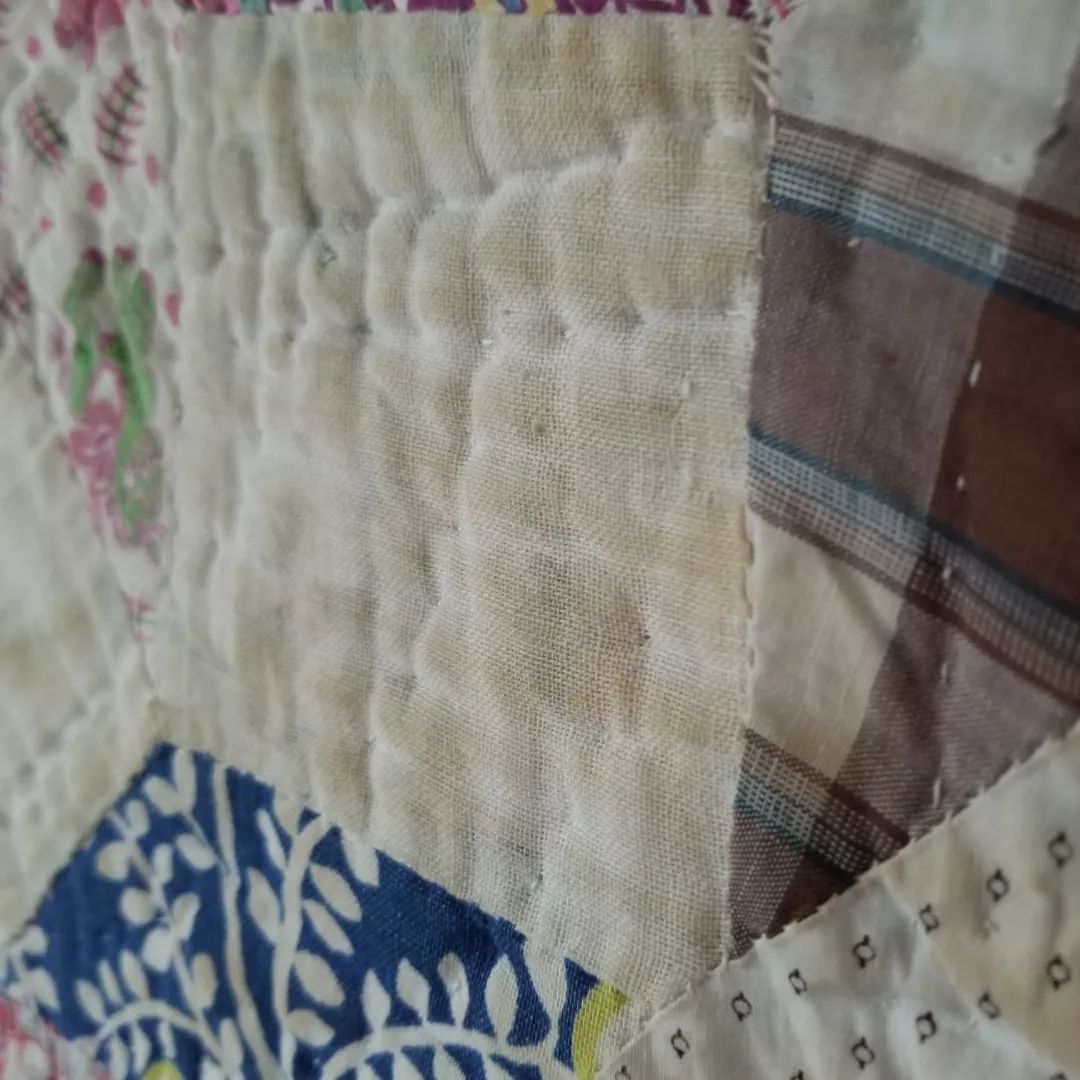 Gingham-Backed Star Quilt