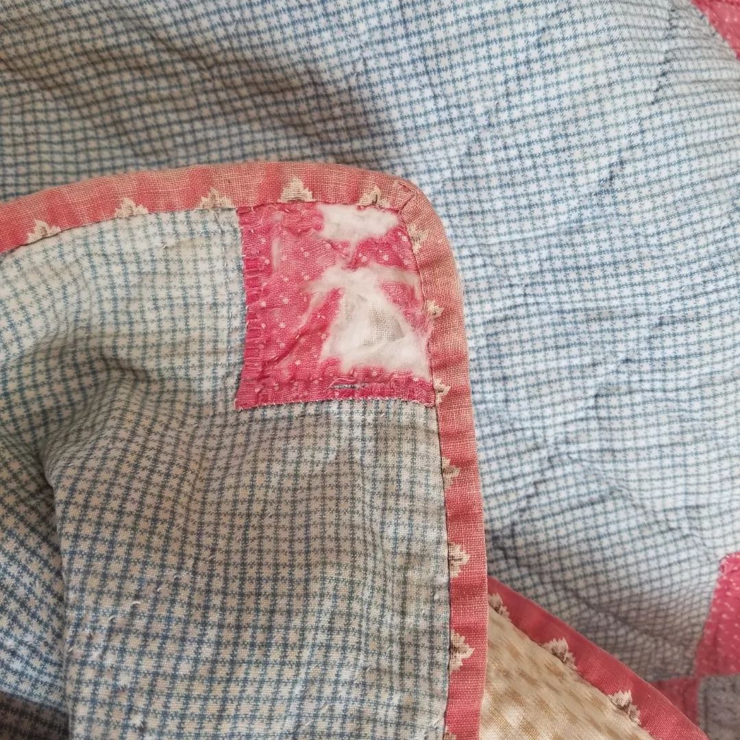 Lancaster Blue Chain Quilt
