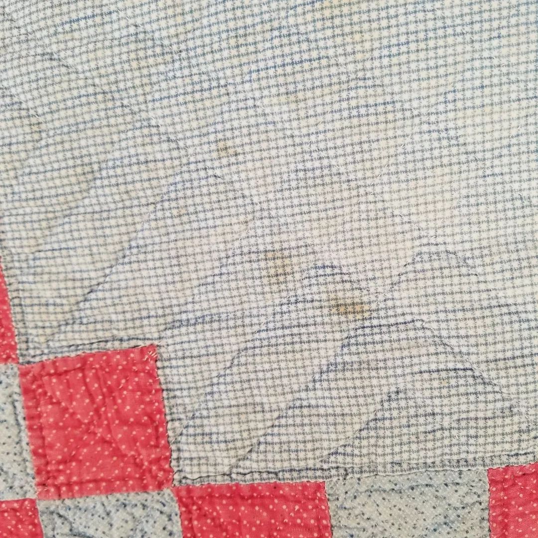 Lancaster Blue Chain Quilt