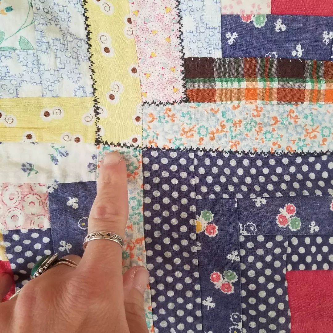 Hand Tied Log Cabin Quilt