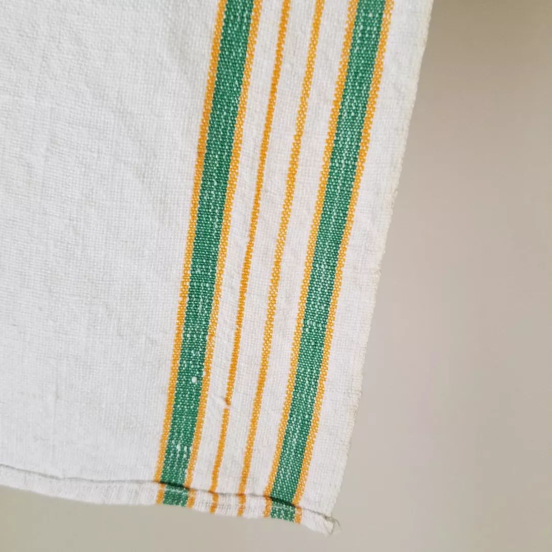 Set of 2 Green and Yellow, Linen Towels