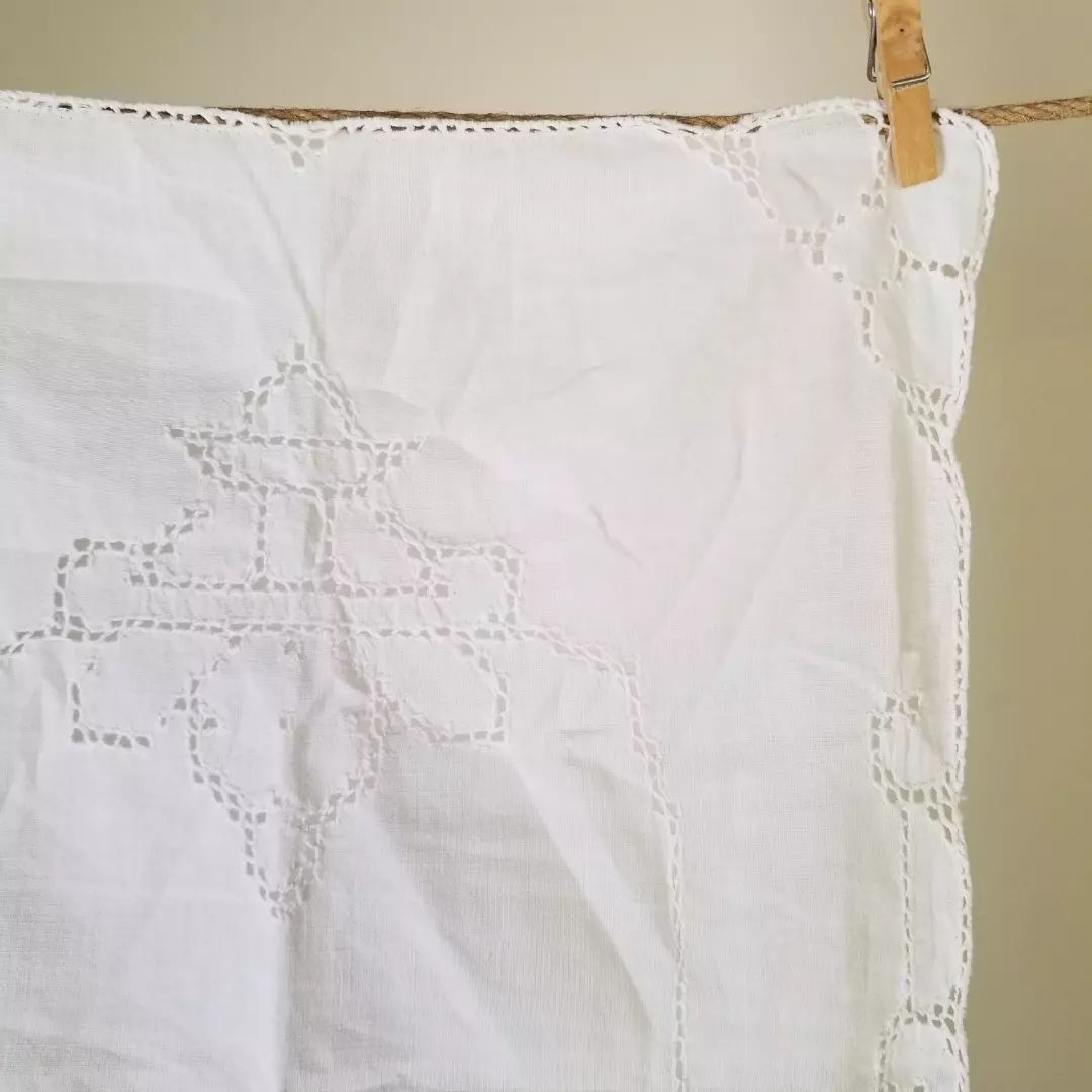 White Cotton Cloth Runner