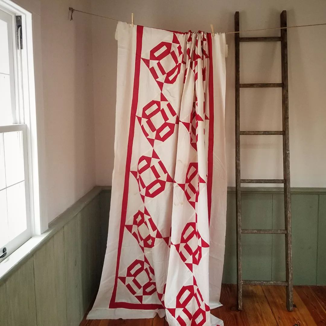Red & White Arrow Quilt Top