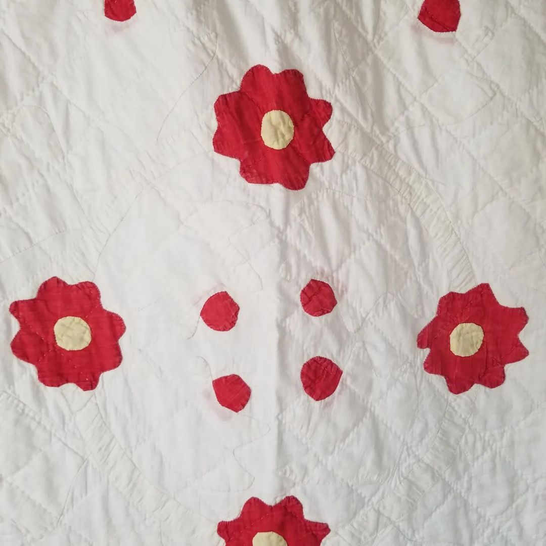 Red Applique Flower Quilt