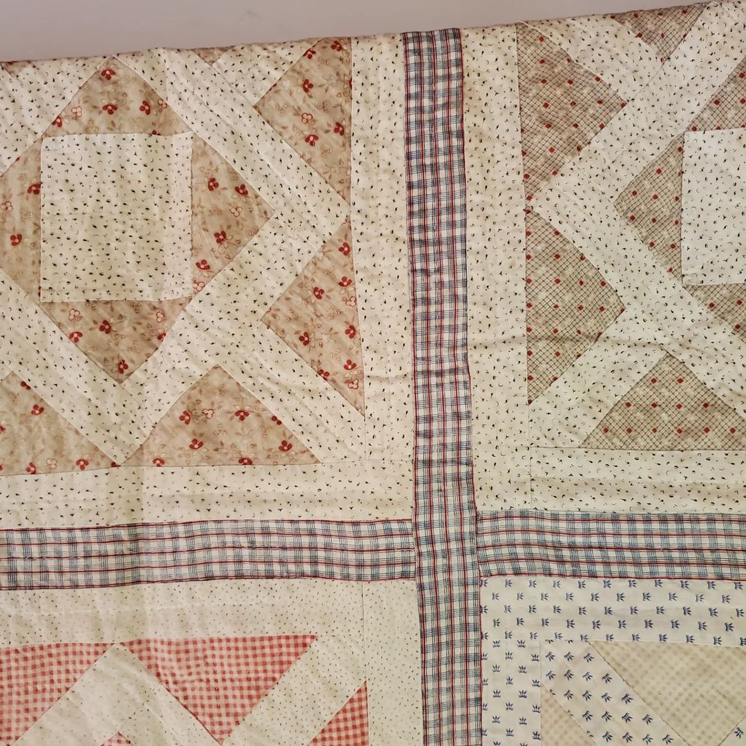 Pale Lattice Quilt